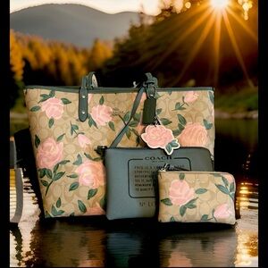 ❌❌ SOLD ❌❌Coach Camo Rose Tote  & Matching Wristlet & HTF Rose Bag Charm! EUC